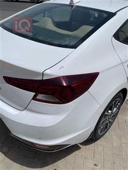 هیوندای ئەلەنترا